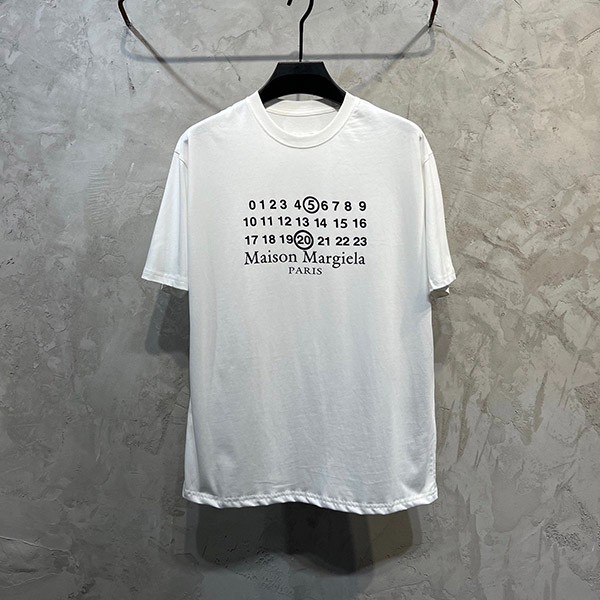 一目惚れ♪メゾンマルジェラ 520 ロゴTシャツ コピー 2色 Mau28234